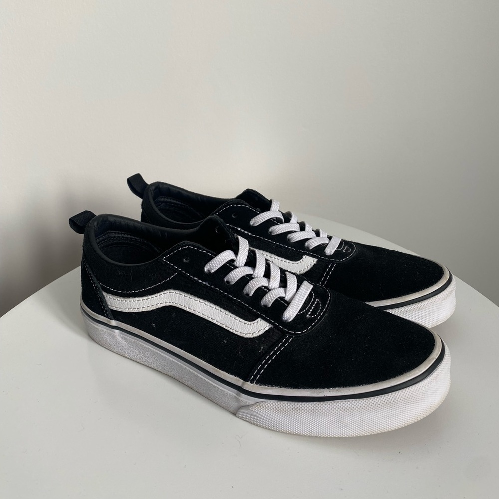 Vans Old Skool Shoes - Black & White - Youth Size 6 - Picture 1 of 5